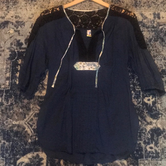 Free People Tops - Free People linen blouse with crochet details